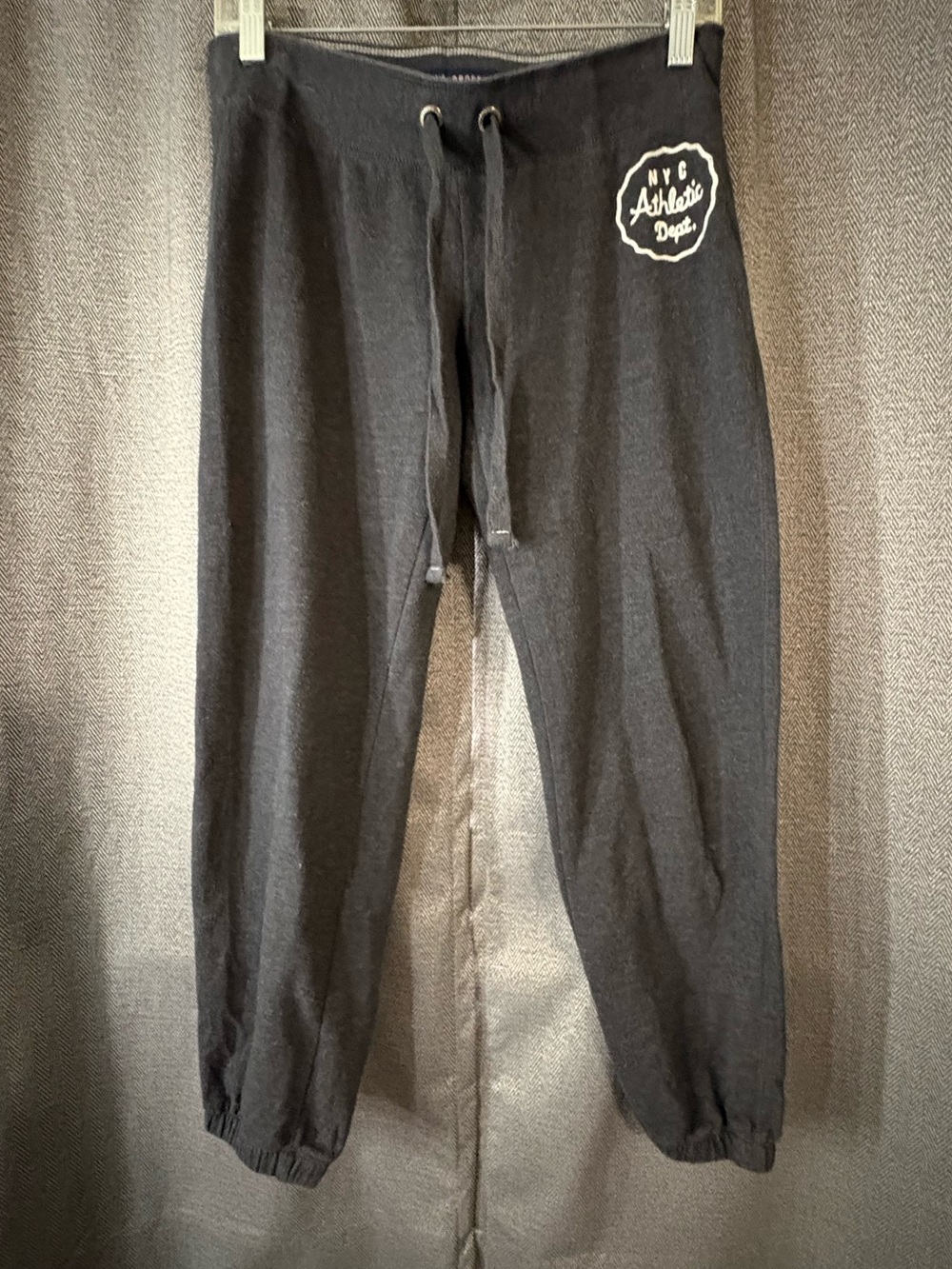 Y2K Women's Aeropostale Cropped Joggers Size Small